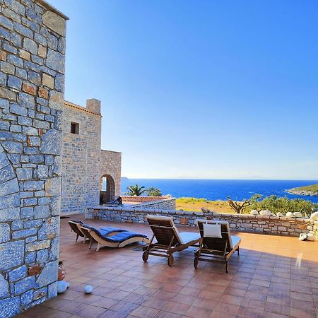 Athevillas Chrysoula Mézapos Buitenkant foto