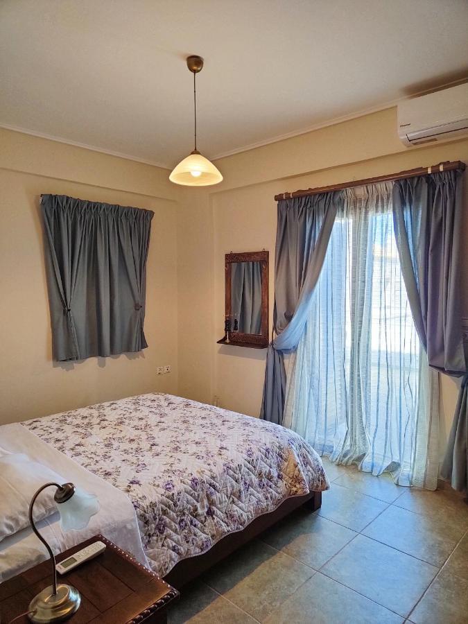 Athevillas Chrysoula Mézapos Buitenkant foto