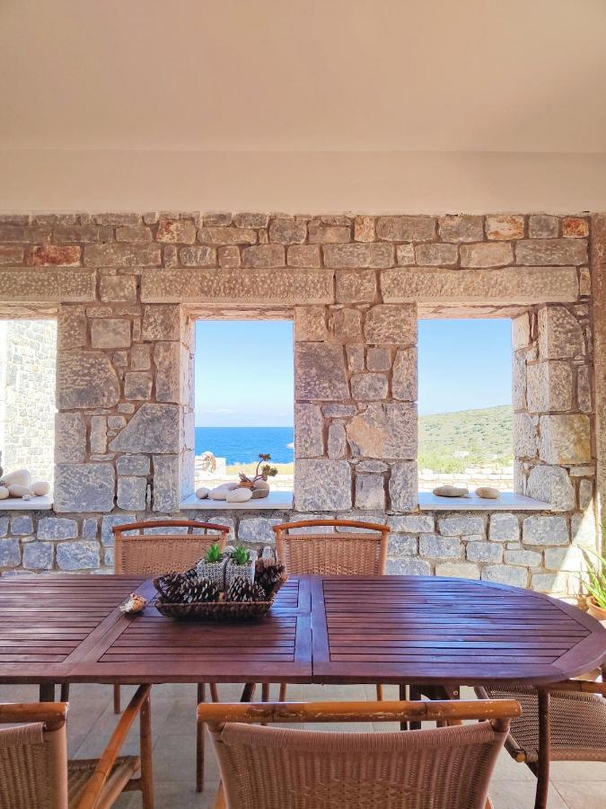 Athevillas Chrysoula Mézapos Buitenkant foto