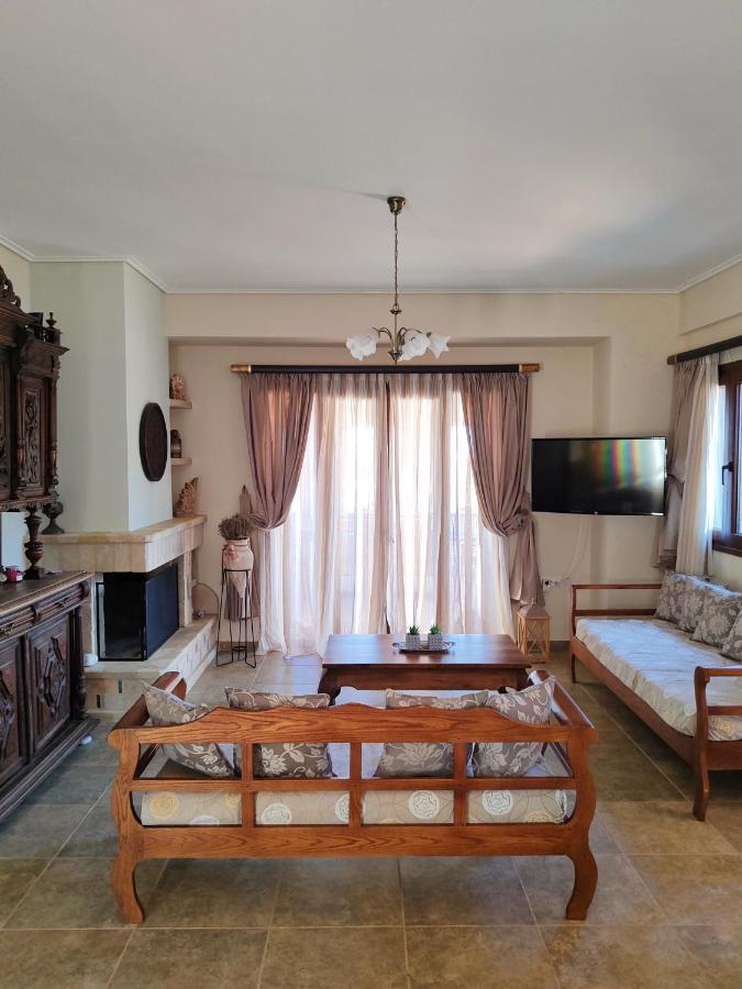 Athevillas Chrysoula Mézapos Buitenkant foto