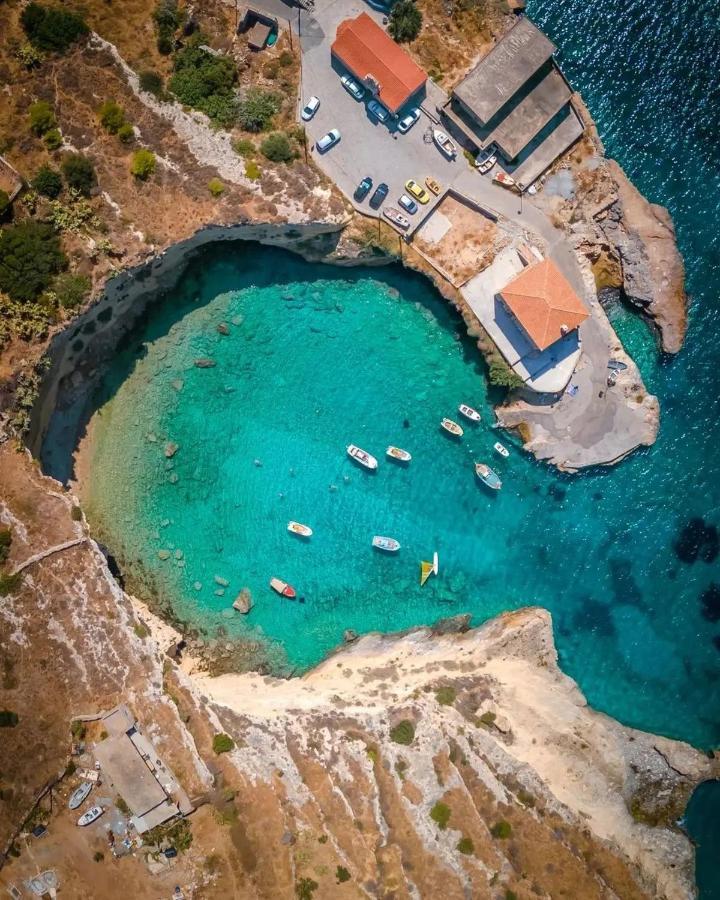Athevillas Chrysoula Mézapos Buitenkant foto