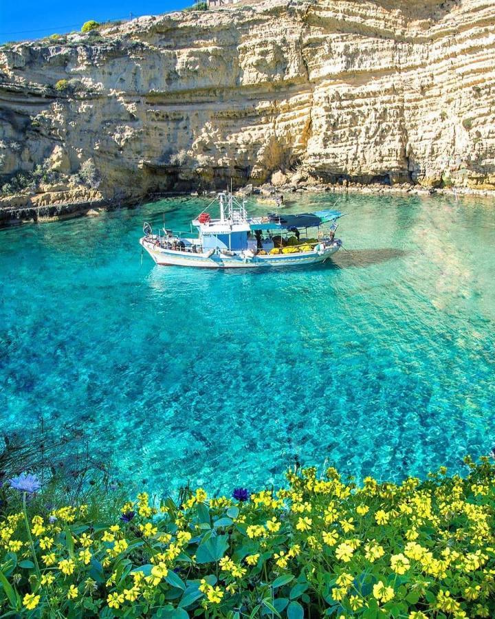 Athevillas Chrysoula Mézapos Buitenkant foto