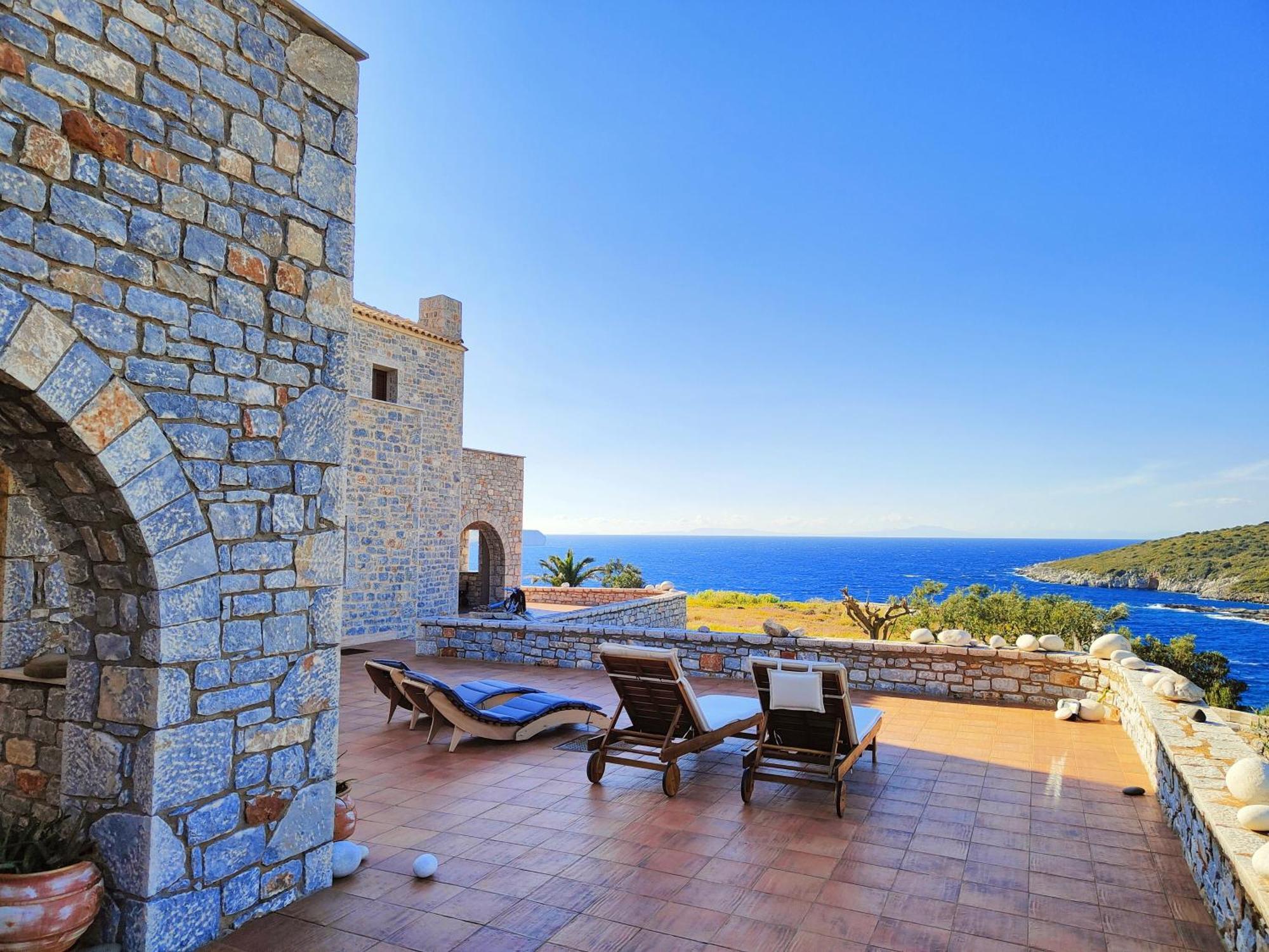 Athevillas Chrysoula Mézapos Buitenkant foto