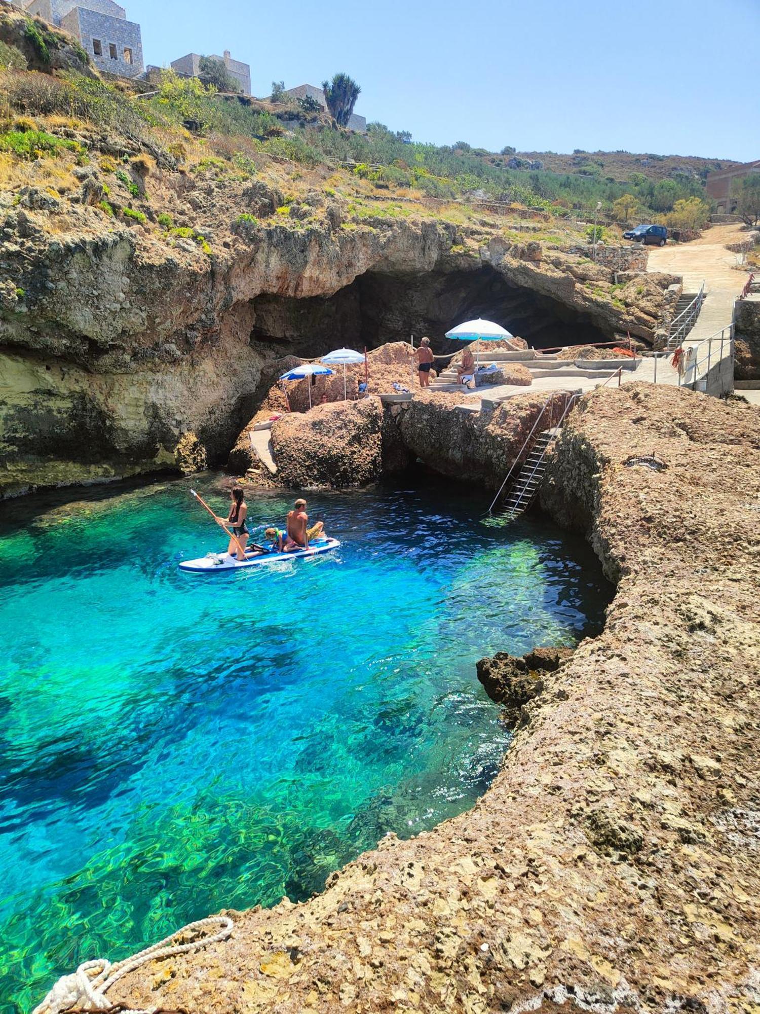 Athevillas Chrysoula Mézapos Buitenkant foto