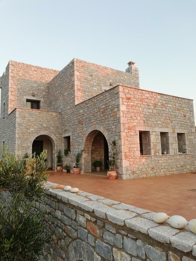 Athevillas Chrysoula Mézapos Buitenkant foto