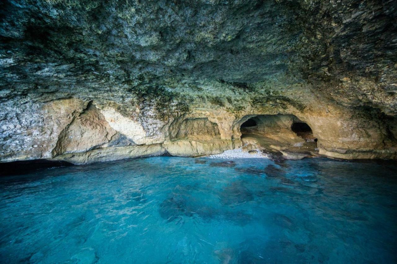 Athevillas Chrysoula Mézapos Buitenkant foto