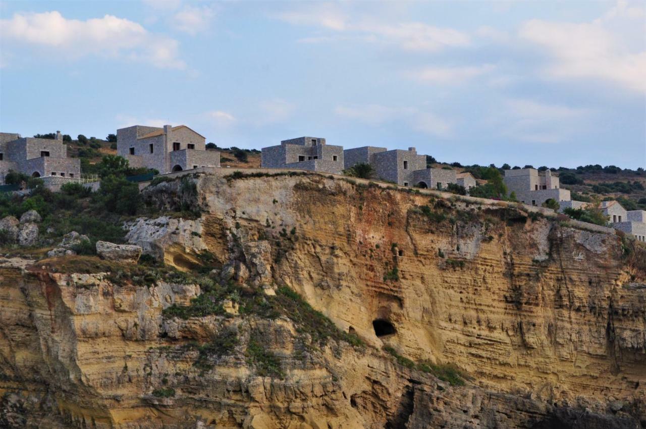 Athevillas Chrysoula Mézapos Buitenkant foto